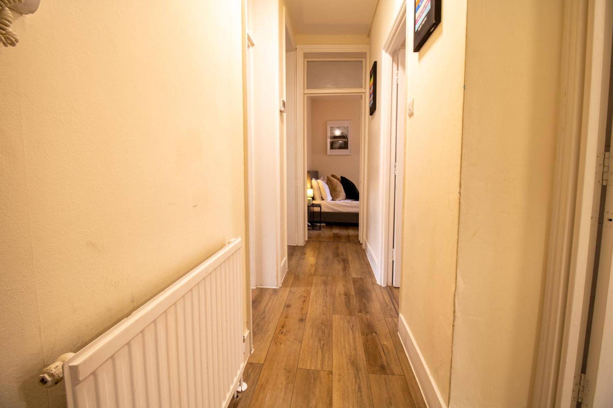 Cosy 2-Bedroom Apartment In Mayfair 8Cb - 4Th Floor No Elevator Londra Esterno foto