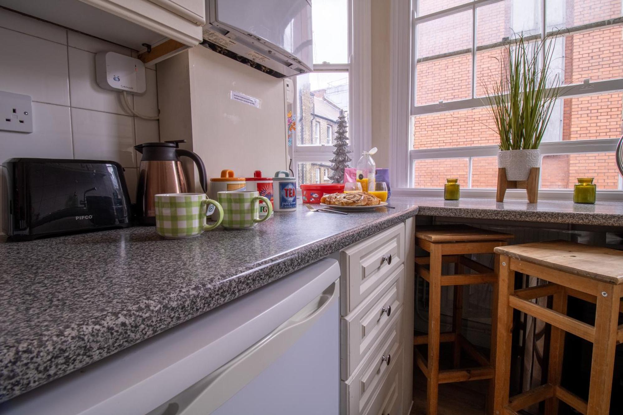 Cosy 2-Bedroom Apartment In Mayfair 8Cb - 4Th Floor No Elevator Londra Esterno foto