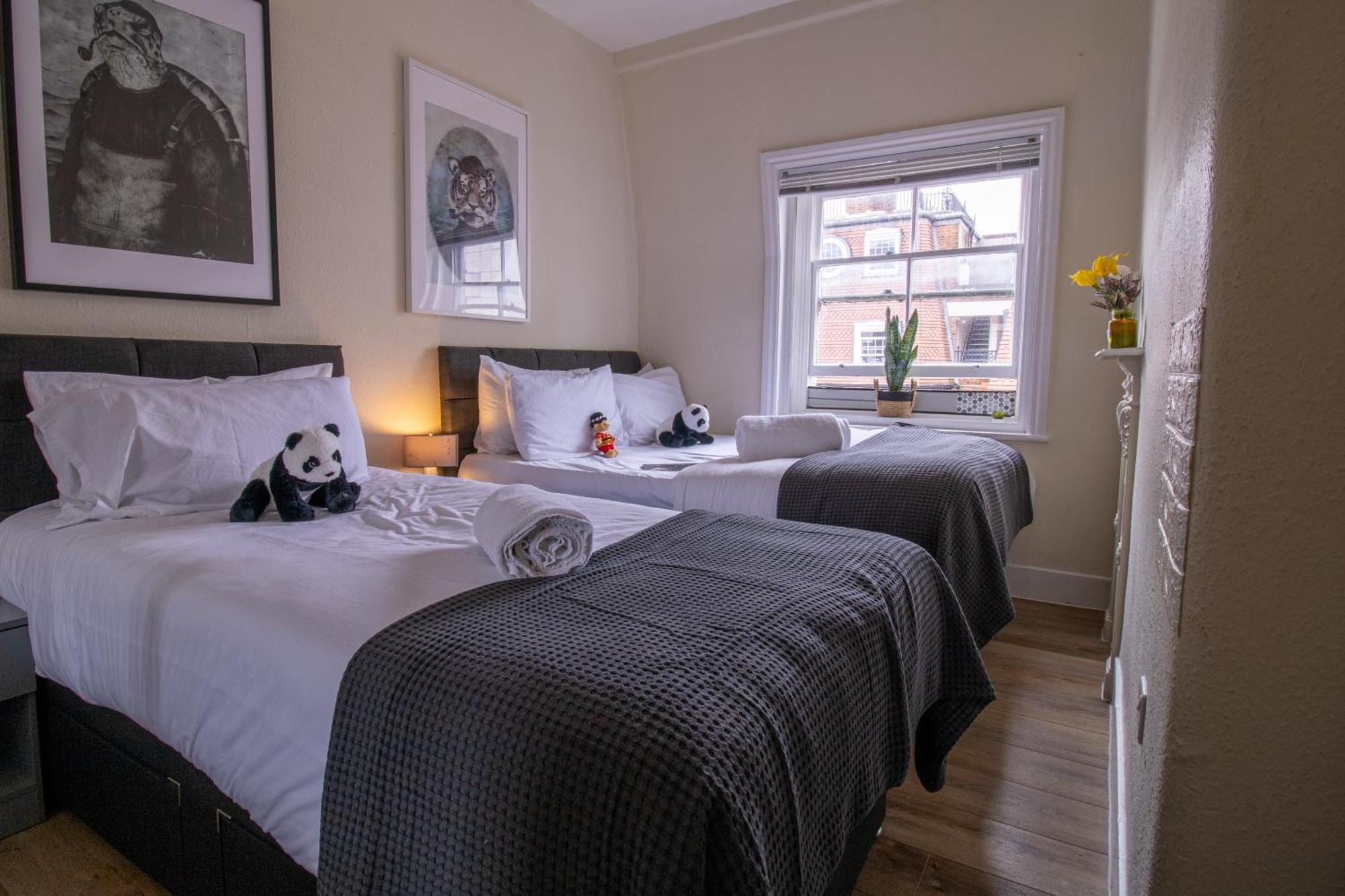 Cosy 2-Bedroom Apartment In Mayfair 8Cb - 4Th Floor No Elevator Londra Esterno foto